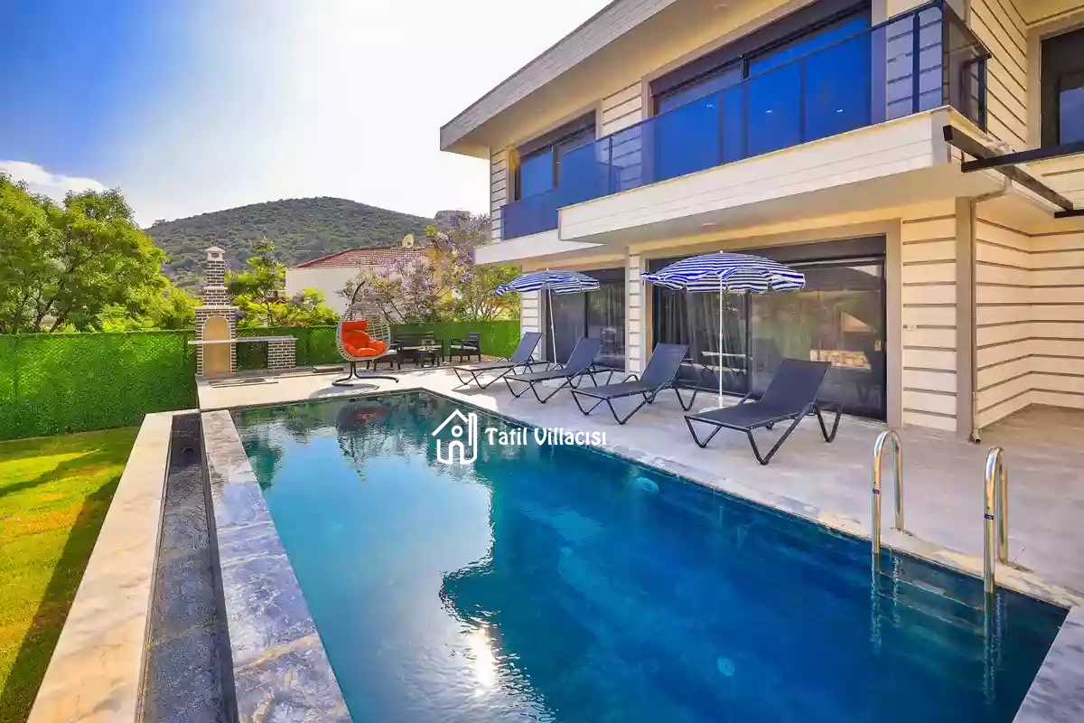 Villa White Day 1
