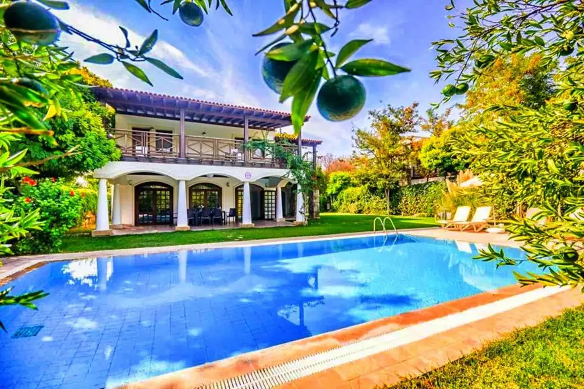 Villa Mira