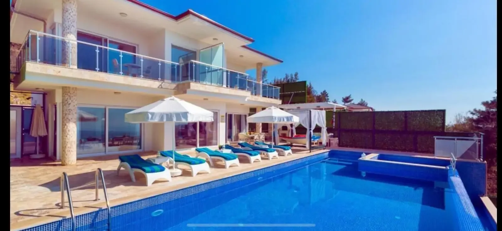 Villa Almira