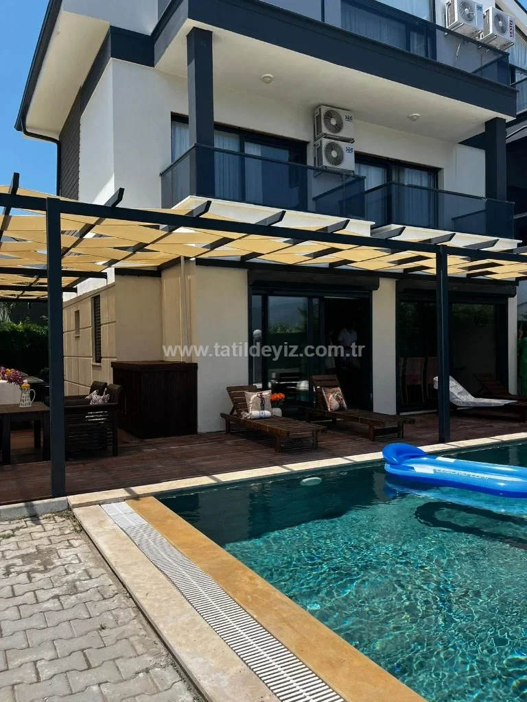 Villa Sea Level